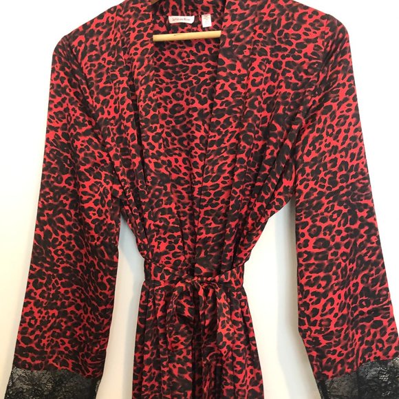 Red & Black Leopard Print Satin Like Robe - Picture 1 of 4